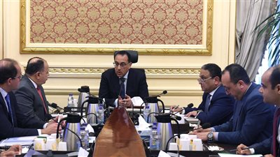 مدبولي يستعرض مع وزير المالية التقديرات الأولية للموازنة العامة للدولة