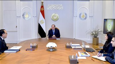 السيسي يوجه بالإسراع في تنفيذ المشروعات المتعاقد عليها خلال قمة COP 27