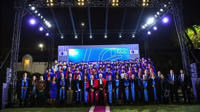 الجامعة الفرنسية في مصر تشهد تخرج دفعة جديدة من طلاب كليّاتها