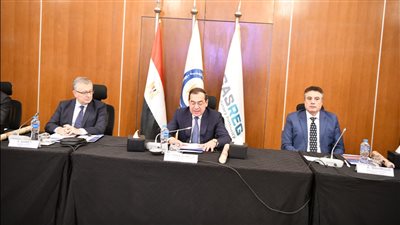 طارق الملا: صناعة البترول والغاز شهدت تغيرات وتحديات كبيرة خلال السنوات الماضية