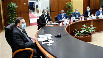 وزير البترول يبحث مع «روهربمبن» الألمانية دعم أنشطة التصنيع المحلي للمضخات