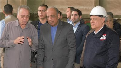 وزير قطاع الأعمال يتفقد شركتي النصر للمواسير والنصر للسيارات بحلوان 