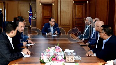 رئيس الوزراء يستهل زيارته إلى السويس بلقاء نواب البرلمان بالمحافظة