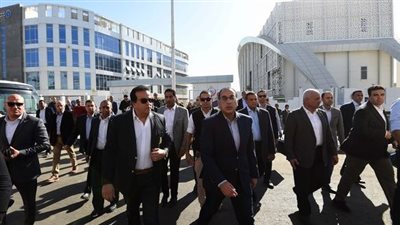 رئيس الوزراء يوجه بالإسراع في تنفيذ مشروع المجمع الطبي الشامل بالسويس
