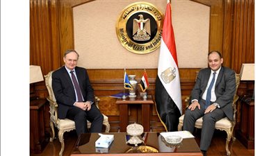 وزير التجارة والصناعة يناقش سبل تعزيز التعاون الاقتصادي مع الاتحاد الأوروبي