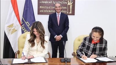 وزير الاتصالات يشهد توقيع اتفاقية تعاون بين جامعة مصر للمعلوماتية و«مايكروسوفت» 