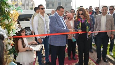 وزير التنمية المحلية ومحافظ دمياط يفتتحان المركز التجارى «Down twon» برأس البر