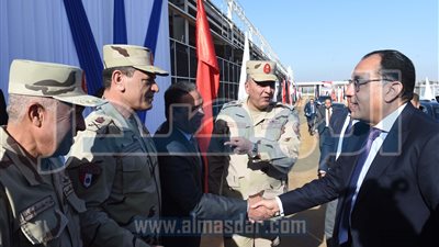 رئيس الوزراء يتابع تنفيذ مشروعي مدينة اللقاحات وشركة تصنيع الضمادات الطبية بالإسماعيلية