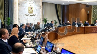رئيس الوزراء: تشكيل لجنة عليا لتنفيذ سياسة ملكية الدولة وفق برامج زمنية محددة