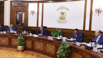رئيس الوزراء: التعامل بحسم مع أى محاولة لتعطيش الأسواق أو إخفاء السلع