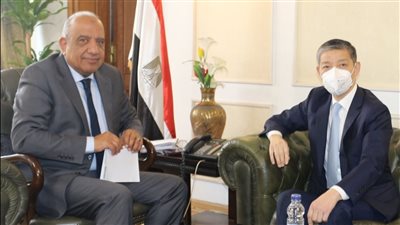 وزير قطاع الأعمال يبحث مع السفير الصيني تعزيز التعاون الاقتصادي والفرص الاستثمارية