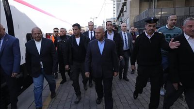 وزير النقل يشهد انطلاق أولى رحلات قطارات تالجو الفاخرة بالركاب 