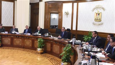 مدبولي يتابع موقف المشروعات التنموية والخدمية بالإسكندرية ومطروح