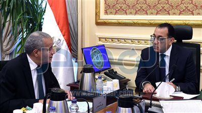 رئيس الوزراء يتابع موقف توافر السلع في الأسواق بأسعار مناسبة