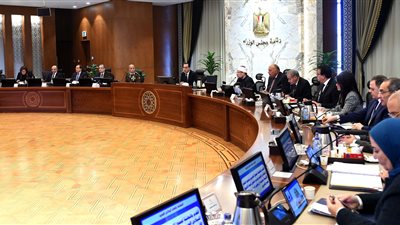 الحكومة: توفير الاعتمادات المالية لشراء 30 أتوبيس كهربائي لصالح «القومية للإنتاج الحربي»