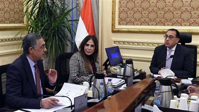 الحكومة تعلن إنشاء وحدة في هيئة الاستثمار تختص بـ «الرخصة الذهبية»