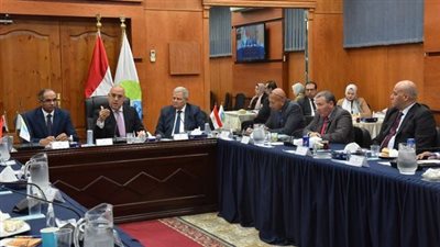 وزير الإسكان يترأس اجتماع اللجنة التنسيقية العليا لشركات مياه الشرب والصرف الصحي