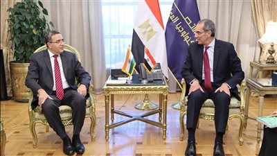 وزير الاتصالات يبحث مع سفير الهند بالقاهرة تعزيز التعاون بمجال تكنولوجيا المعلومات