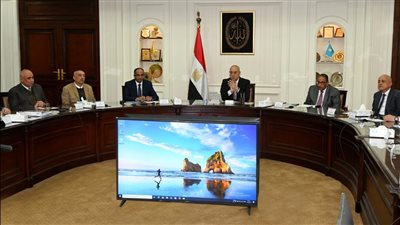 وزير الإسكان يتابع مشروعات تطوير مرافق مياه الشرب والصرف الصحي