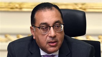 الحكومة تعلن الإفراج عن بضائع بقيمة 8.5 مليار دولار خلال 40 يومًا