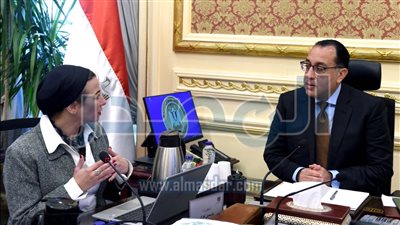 رئيس الوزراء يتابع إجراءات تسهيل الحصول على الموافقات البيئية للمشروعات الصناعية