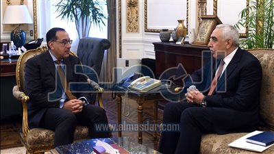 رئيس الوزراء يبحث مع سفير العراق تفعيل اتفاقيات ومذكرات التعاون المشتركة