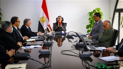 وزيرة البيئة تبحث مستجدات تنفيذ أول مشروع لتحويل المخلفات لطاقة كهربية بالجيزة