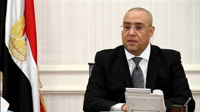 الإسكان: إطلاق التيار الكهربائي لتغذية منطقة المطورين الجنوبية بالعاشر من رمضان