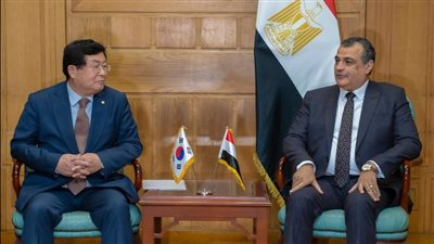 وزير الإنتاج الحربي يبحث أوجه التعاون مع وفد البرلمان الكوري الجنوبي