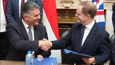وكالة تمويل الصادرات البريطانية توقع اتفاقية مع «حسن علام» لتعزيز التعاون عبر أفريقيا