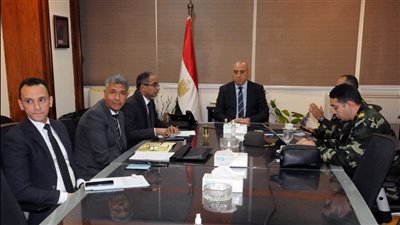 وزير الإسكان يتابع مشروعات الخطة الاستراتيجية لفصل وتجميع مياه الأمطار بالإسكندرية