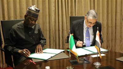 توقيع مذكرة تفاهم بين وزارتي الكهرباء المصرية والنيجيرية لدعم التعاون المشترك