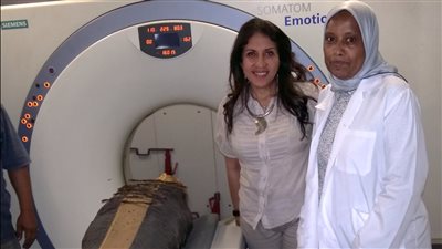 الأشعة المقطعية تكشف أسرار مومياء الصبي الذهبي ببدروم المتحف المصري بالتحرير