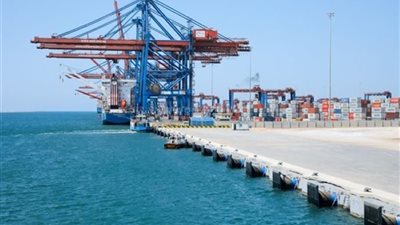  تداول 352 سفينة بموانئ المنطقة الاقتصادية لقناة السويس خلال ديسمبر 2022