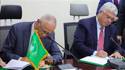 وزير التعليم العالي يوقع اتفاقية إنشاء مقر وكالة الفضاء الإفريقية في مصر