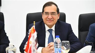 وزير البترول يشهد توقيع اتفاق توصيل الغاز الطبيعي لمدينة القُويرة الصناعية بالأردن