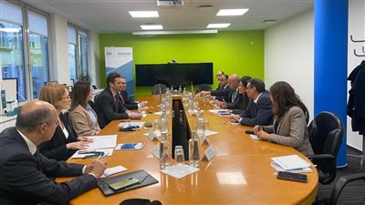 المشاط تبحث تعزيز التعاون مع بنك التصدير والاستيراد المجري لتوطين صناعة النقل