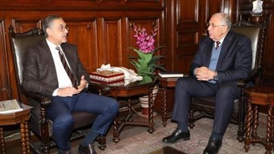 «القصير» يبحث مع رئيس هيئة الاستثمار الفرص المتاحة في الأنشطة الزراعية المختلفة 