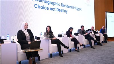 وزيرة التضامن الاجتماعي تشارك في إطلاق التقرير الديموجرافي في مصر 