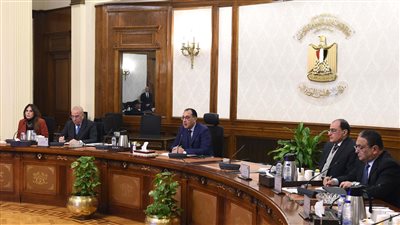 رئيس الوزراء يستعرض مخططات الجزء الغربي من الشريط الساحليّ بالعلمين الجديدة