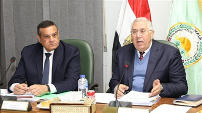 وزير الزراعة يوجه بتسهيل تخصيص أراضي مشروعات حياة كريمة بالمحافظات 