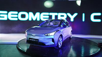 أبو غالي موتورز تطرح أول سيارة كهربائية من چيلي أوتو «چيومتري سي»