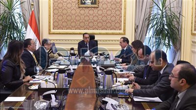 رئيس الوزراء يتابع جهود جذب استثمارات القطاع الخاص بمشروعات الطاقة المتجددة