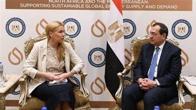 «الملا» يعقد جلسة مباحثات مع مفوضة الطاقة والمناخ بالإتحاد الاوروبي