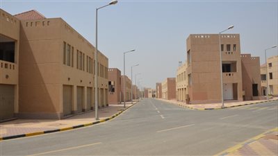 «الإسكان»: طرح محال تجارية وصيدليات للبيع في 4 مدن