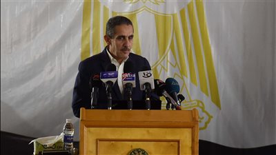 محافظ الغربية يستعرض المشروعات الجارية والمقترح تنفيذها أمام رئيس الوزراء