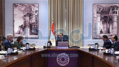 «مدبولي» يوجه بتشجيع الاستثمارات القائمة والجديدة وتسهيل الحصول على التراخيص الصناعية