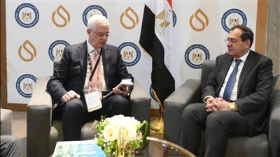 «الملا» يتابع برامج «تكنيب انرجيز» لتنفيذ مشروعات تكرير البترول بالإسكندرية وأسيوط