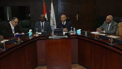 «الوزير» يبحث مع سفير جنوب إفريقيا بالقاهرة التعاون المشترك بمجالات النقل المختلفة