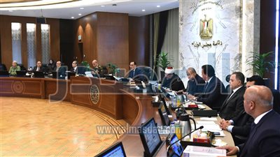 «مدبولي» يوجه بتوفير حافز مالي لموظفي العاصمة الإدارية مع بدء عملية النقل